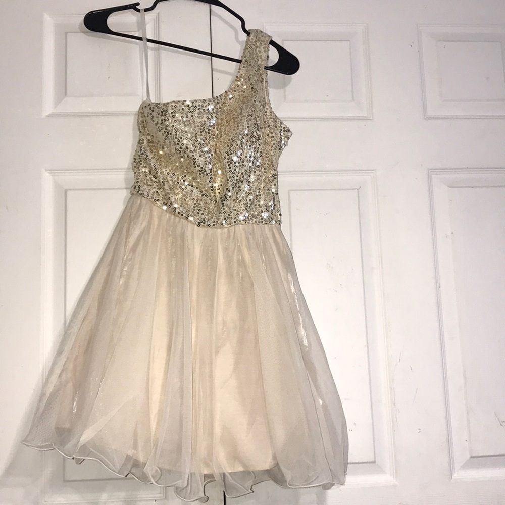Women’s Sequined One-Shoulder Dress